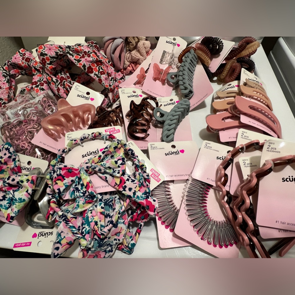 Scunci Hair Accessories